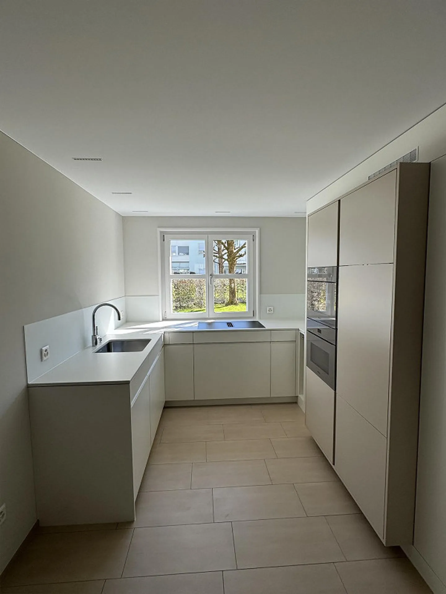 Moderno appartamento di 2,5 stanze con terrazza e giardino a Appenzell - Foto 2 di 8