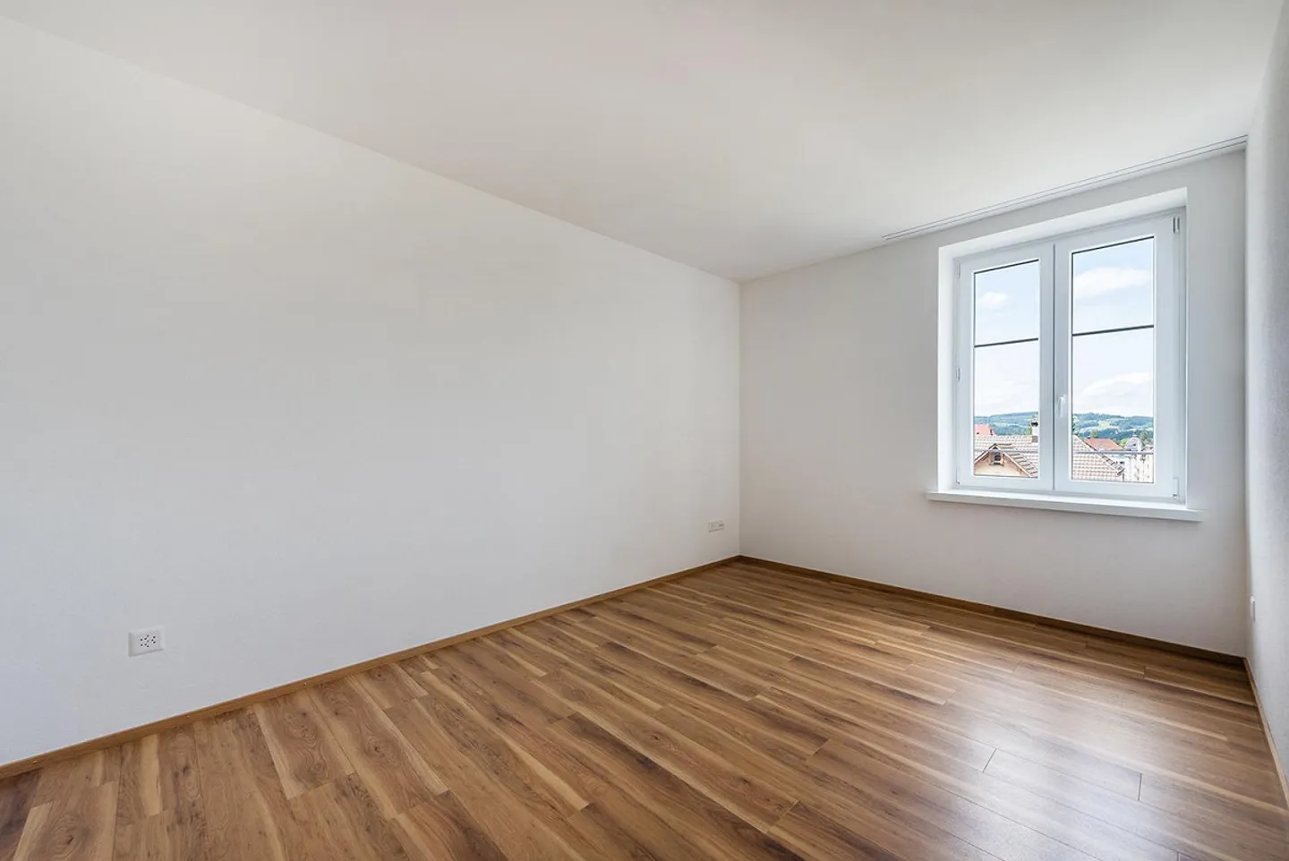 Cozy 4-room apartment in the attic with a view over St. Gallen! - Photo 4 of 6