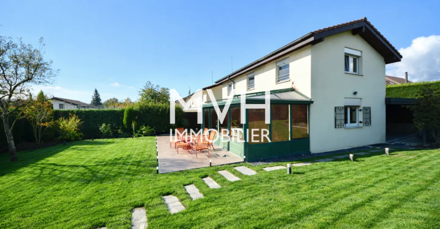 Maison Mitoyenne Spacieuse - Photo 2 sur 11