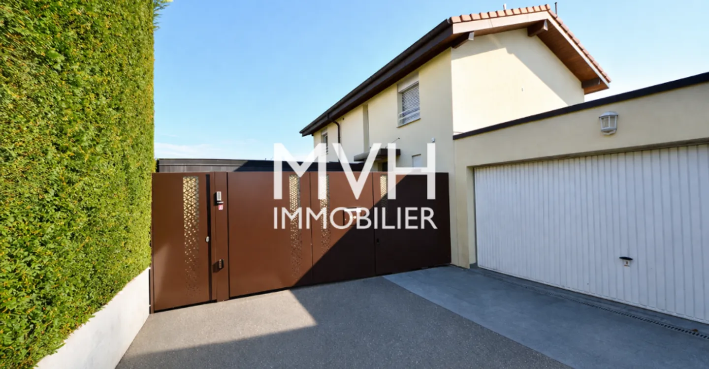 Maison Mitoyenne Spacieuse - Photo 3 sur 11
