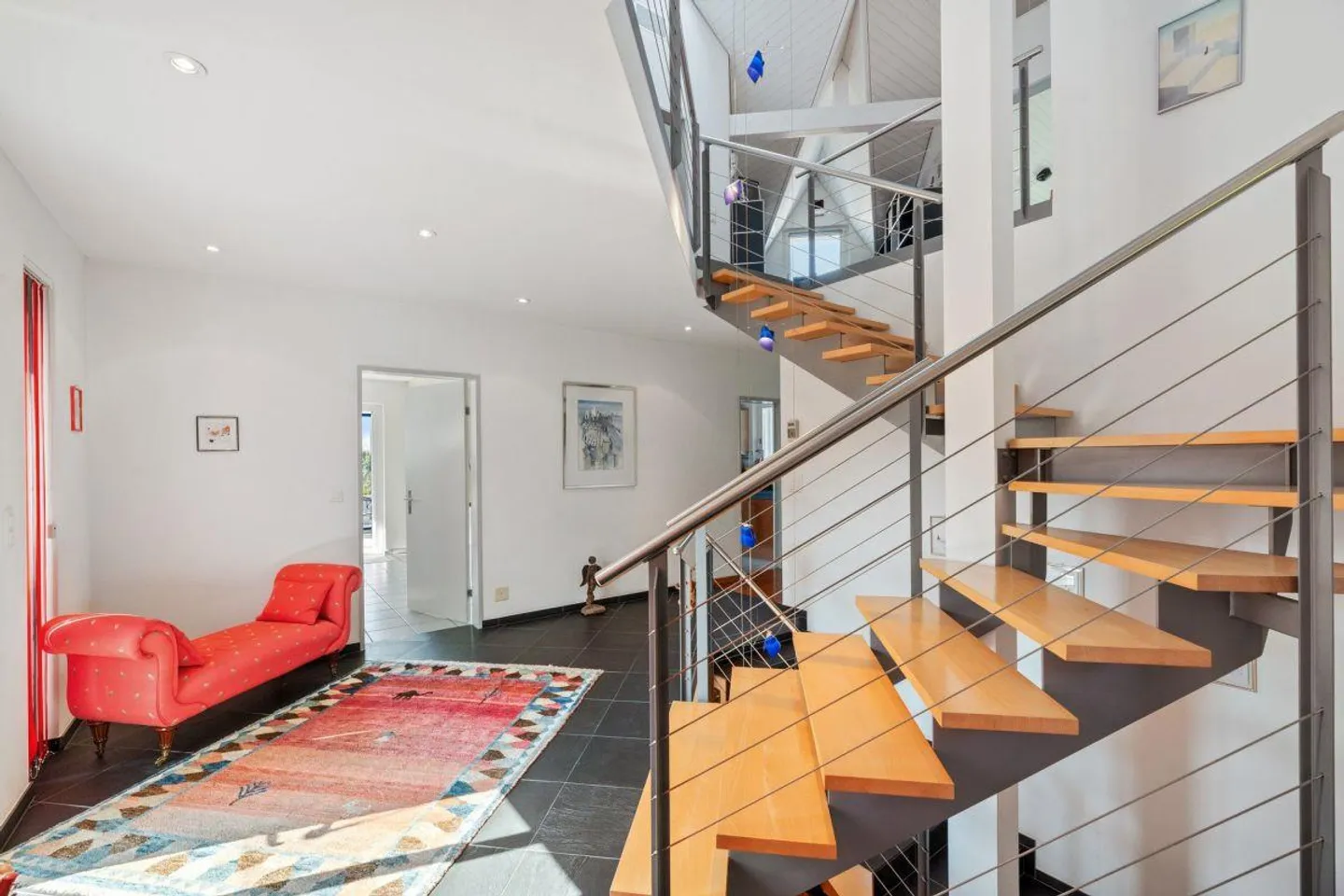 Casa unifamiliare con grande appartamento - Foto 6 di 11