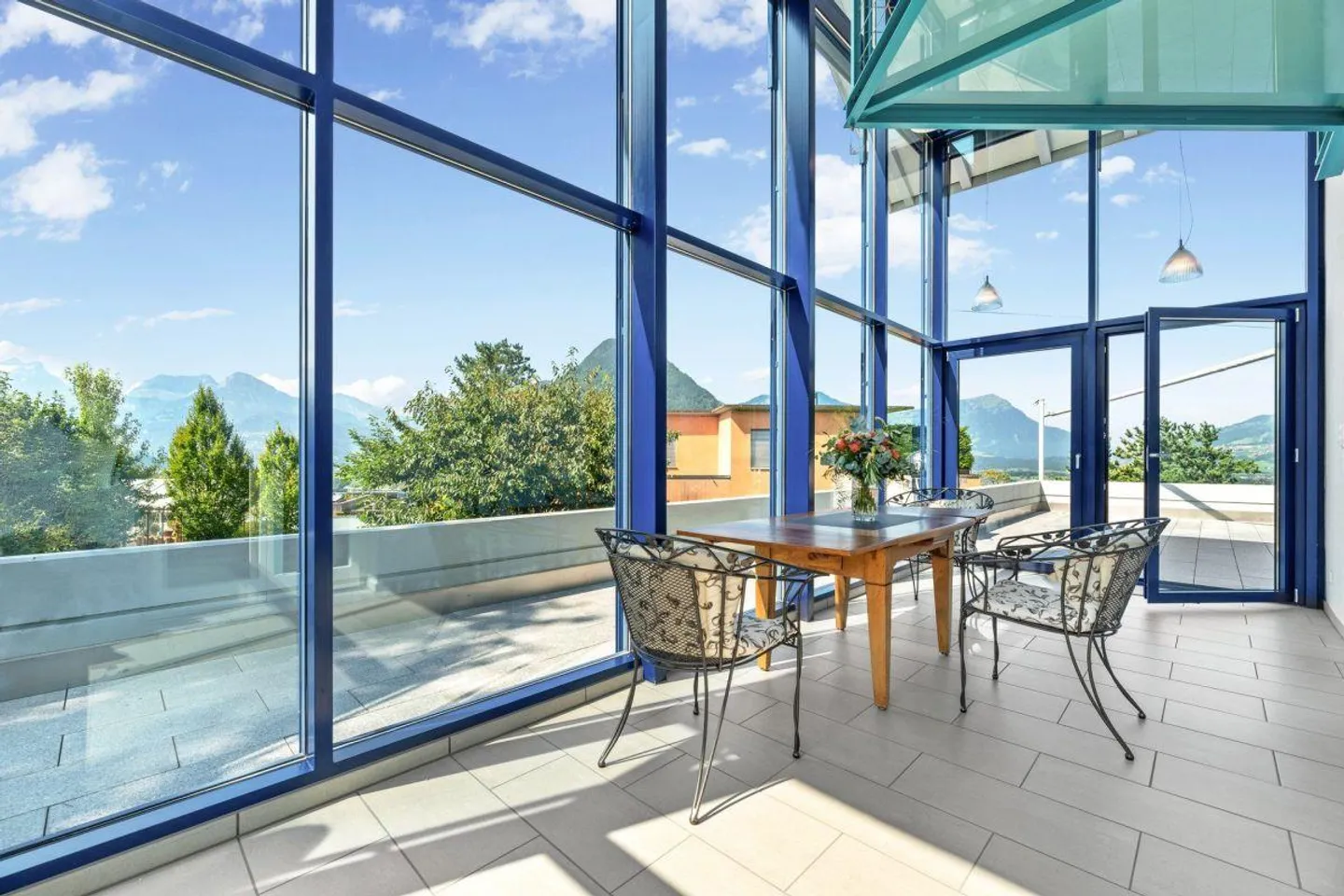 Casa unifamiliare con grande appartamento - Foto 10 di 11