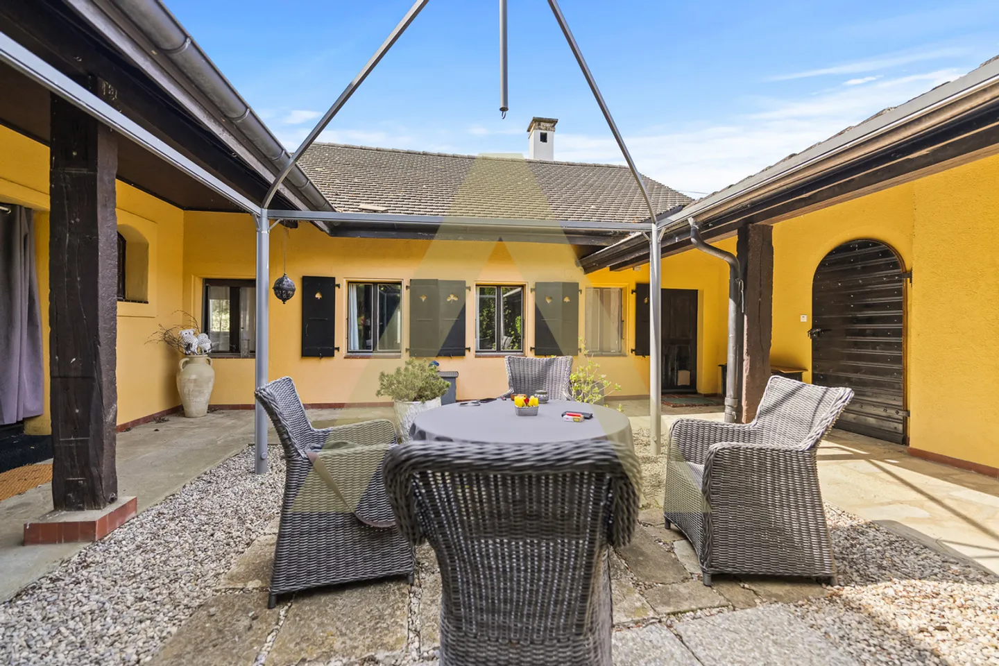 Chalet charmant avec vue sur le Jura - Photo 3 sur 4