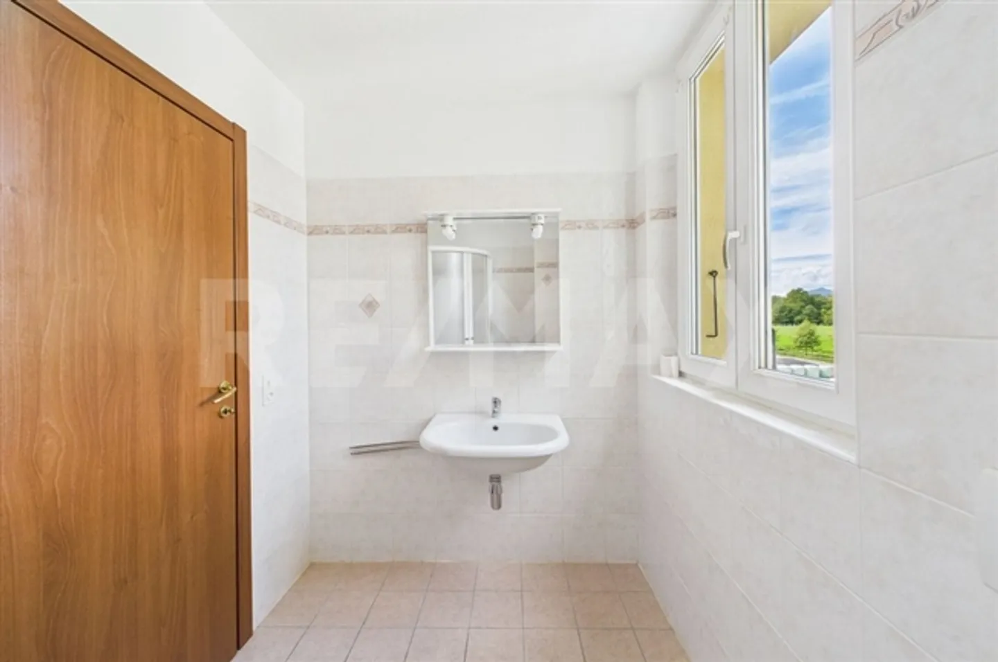 Renovated 4 1/2 room apartment in Genestrerio - Photo 12 of 13