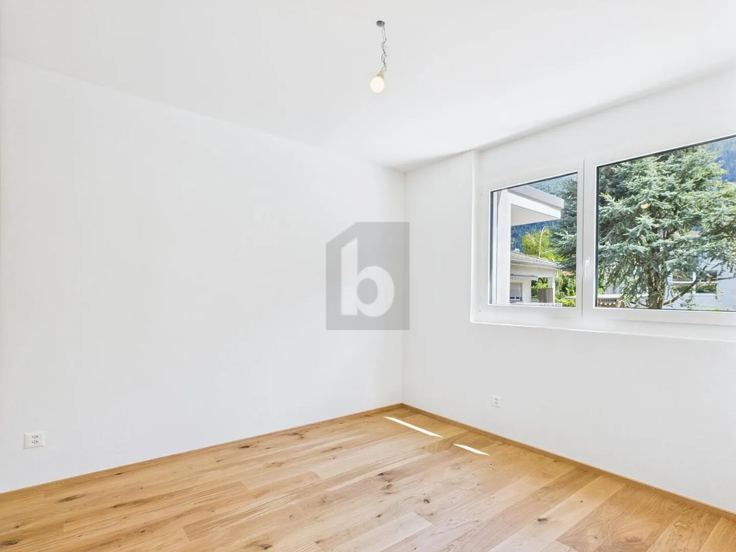 Spacious Family Apartment in Susten - Photo 4 of 6