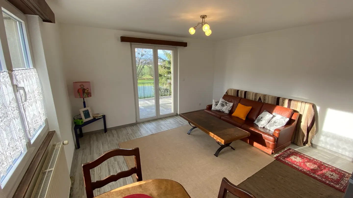 Dieses Familienhaus mit einem sehr schönen Grundstück - Foto 4 von 37