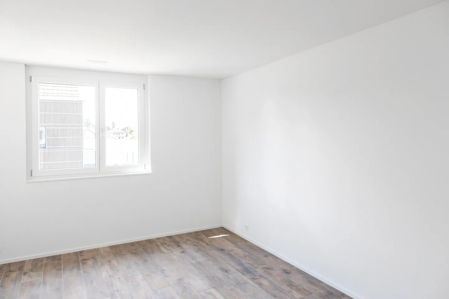 Beautiful modern apartment - Photo 3 of 6