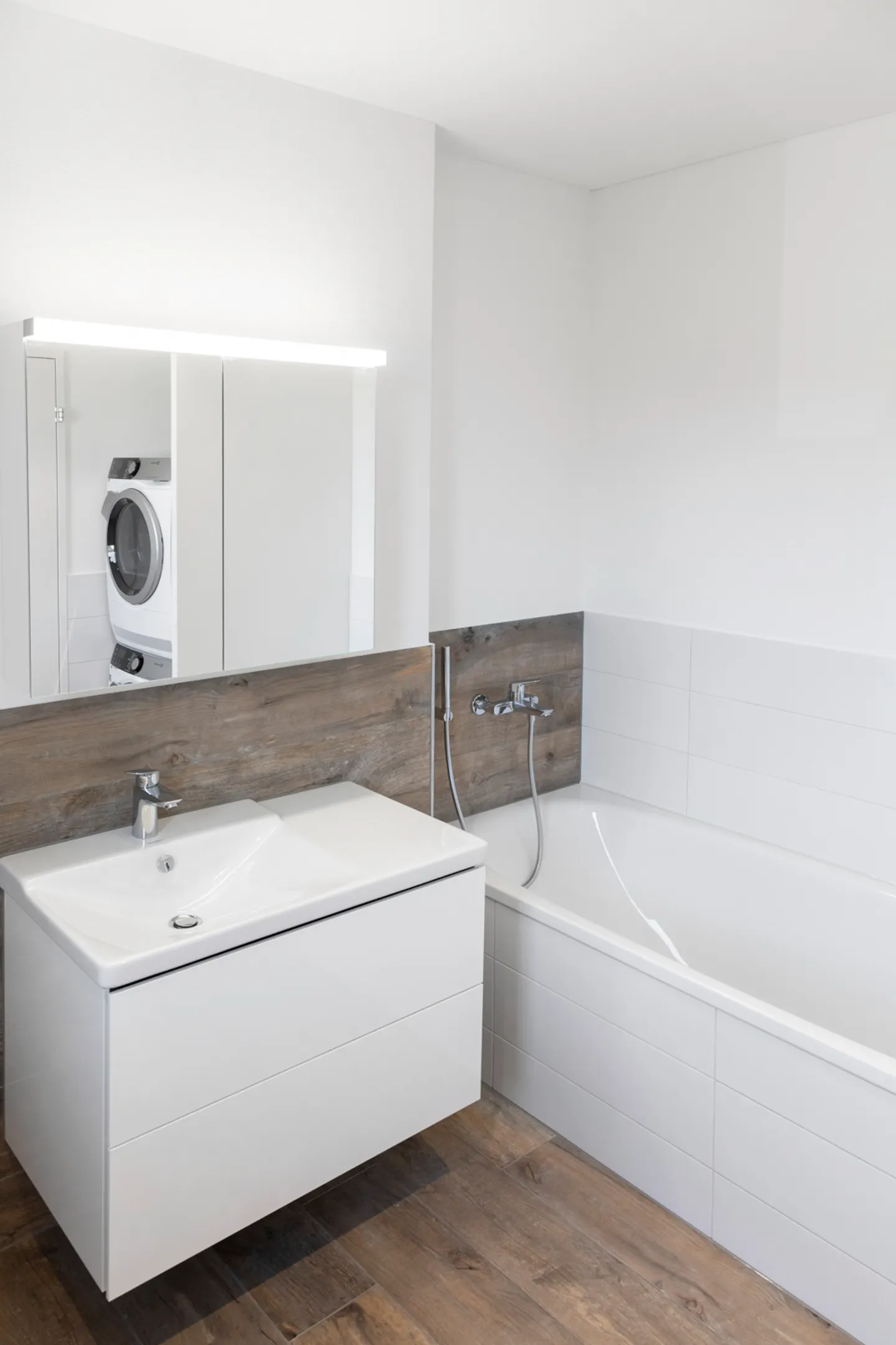 Beautiful modern apartment - Photo 6 of 6