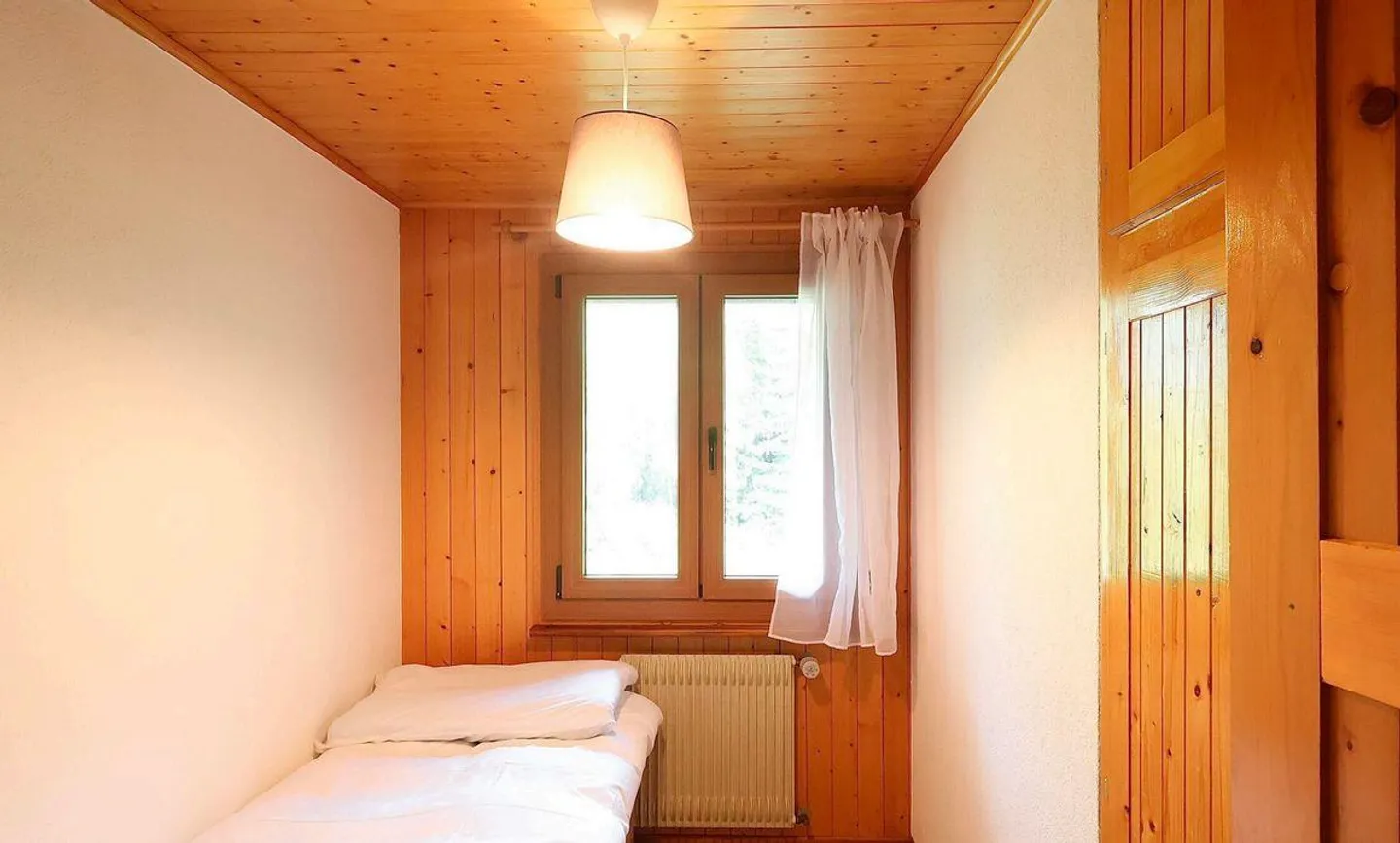 Charming Chalet in a Peaceful Mountain Haven - Photo 6 of 9