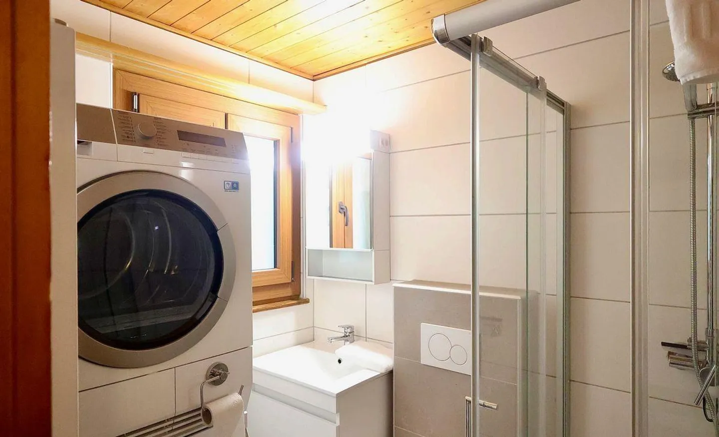 Charming Chalet in a Peaceful Mountain Haven - Photo 9 of 9