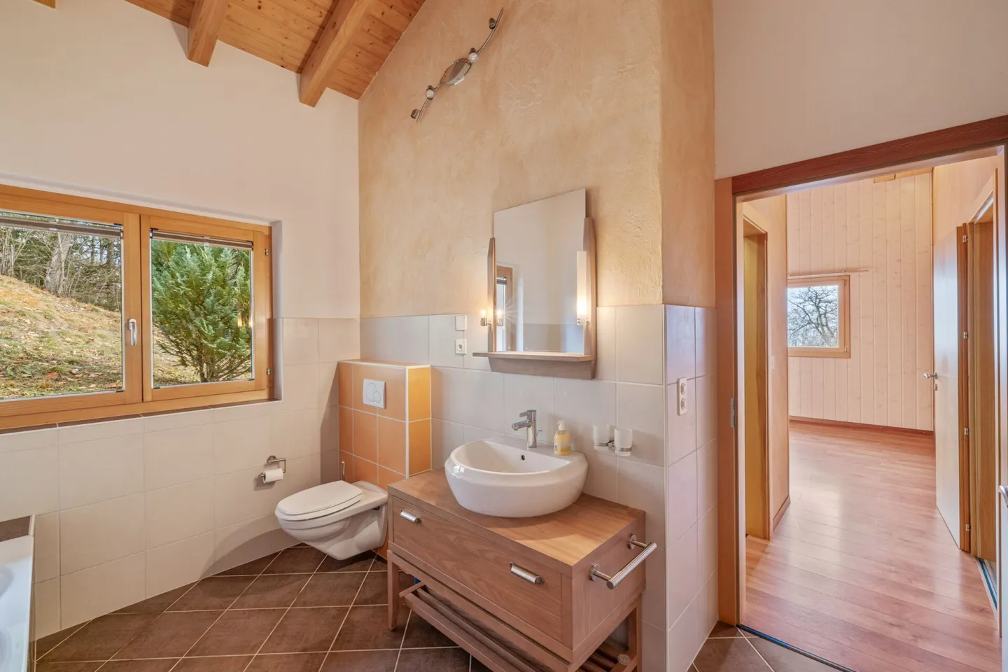 Magnificent quiet chalet with a spectacular view - Photo 12 of 27