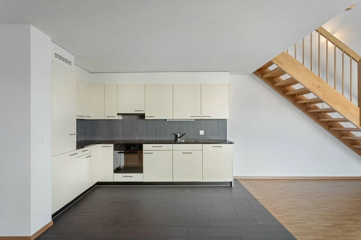 Geräumige und moderne Wohnung - Foto 3 von 7