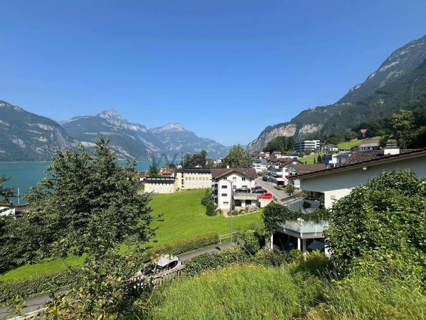 Luxushaus mit Seeblick - Foto 1 von 3