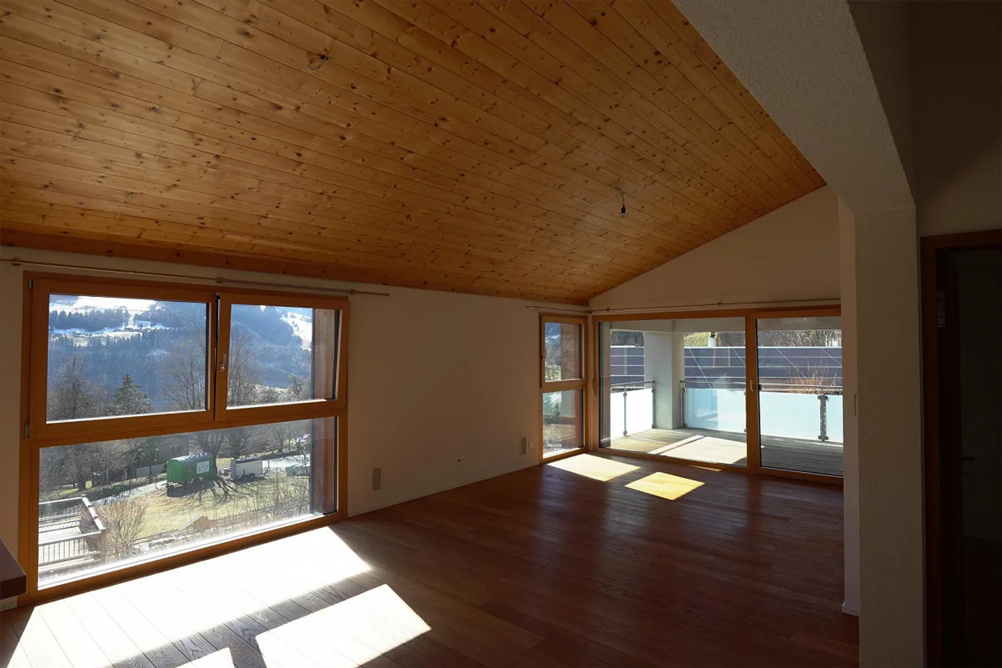 Looking for a new tenant for a sunny Minergie 3.5 room attic apartment - Photo 6 of 15