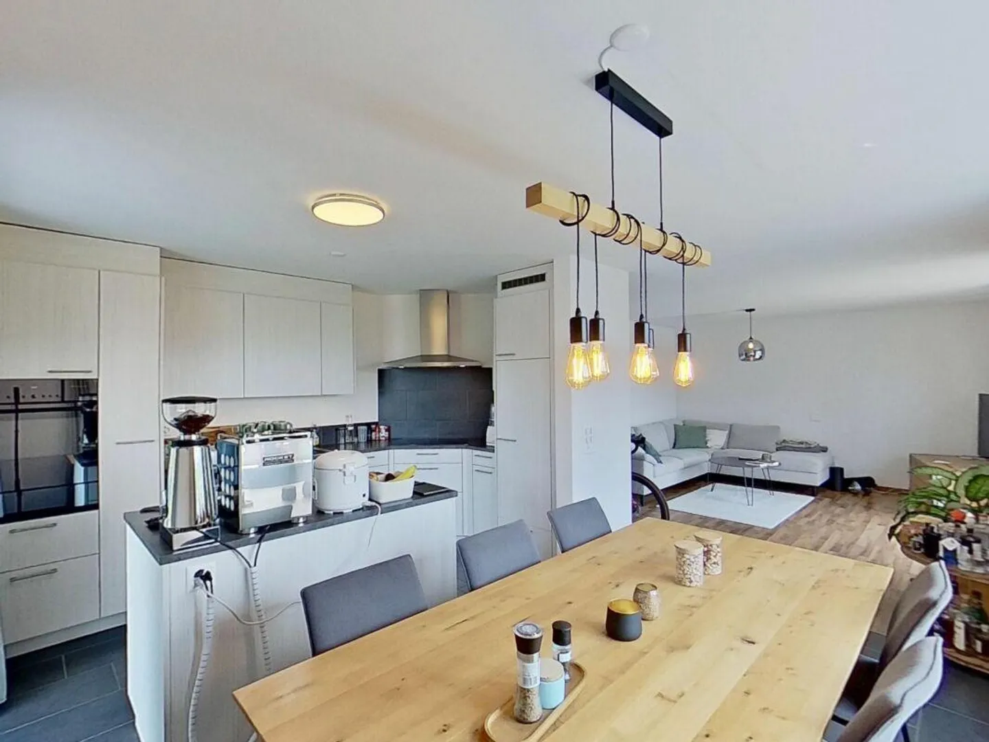 Charmantes Zweifamilienhaus mit fantastischer Aussicht - Foto 6 von 18