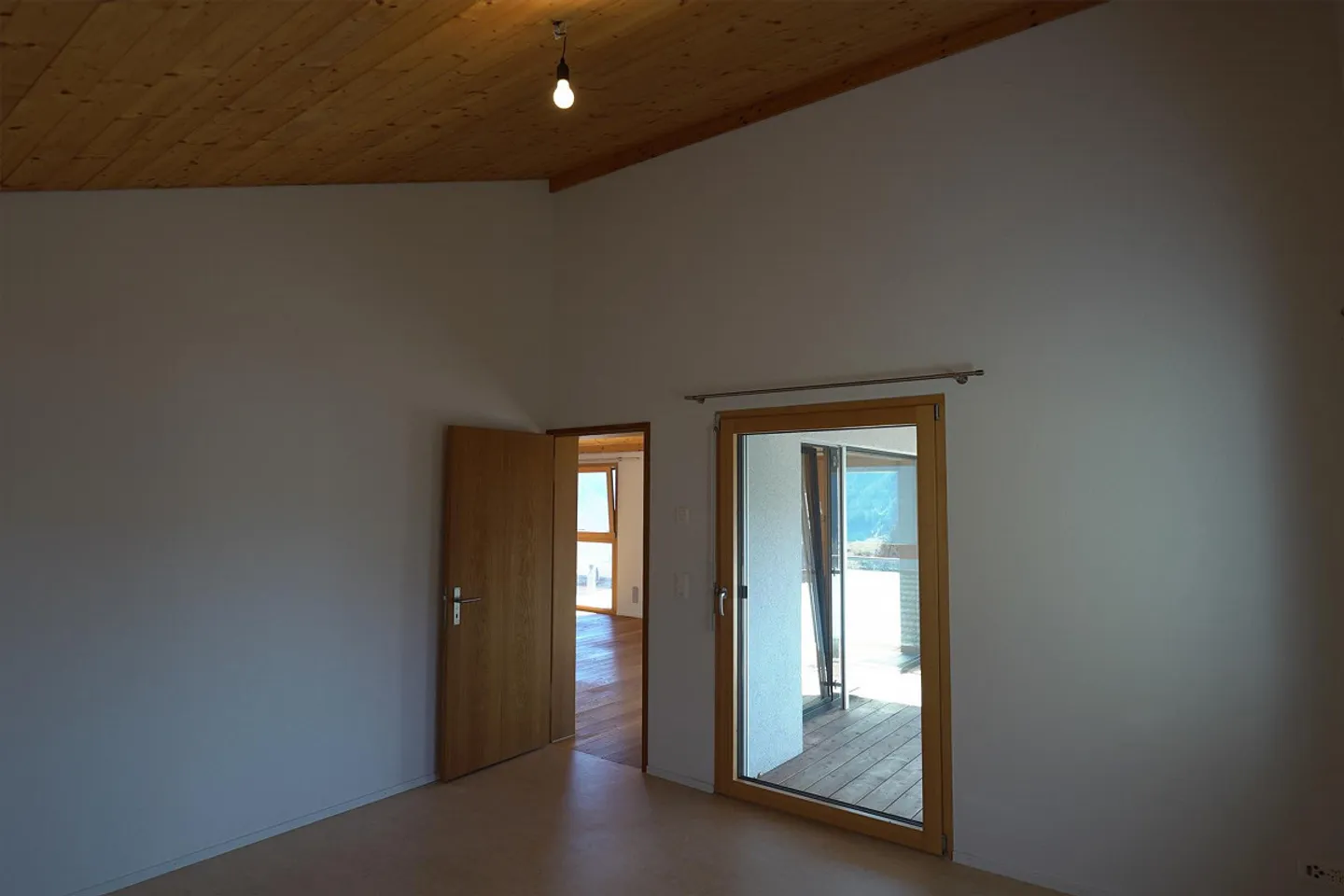 Looking for a new tenant for a sunny Minergie 3.5 room attic apartment - Photo 7 of 15