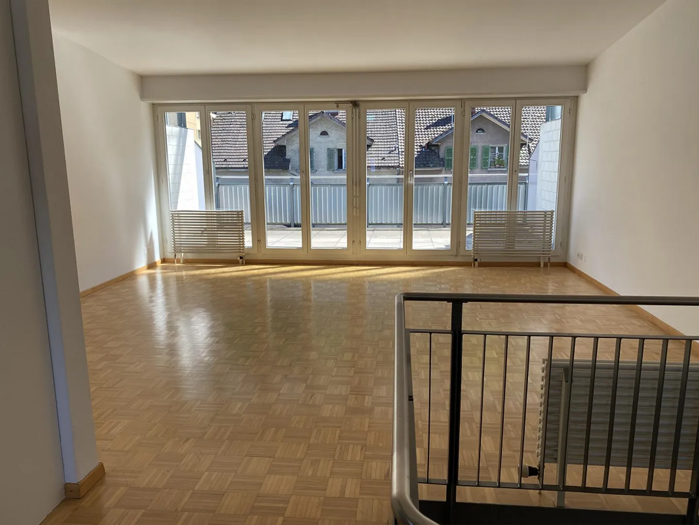 Spacious 3.5 room apartment with balcony and terrace - Photo 3 of 9