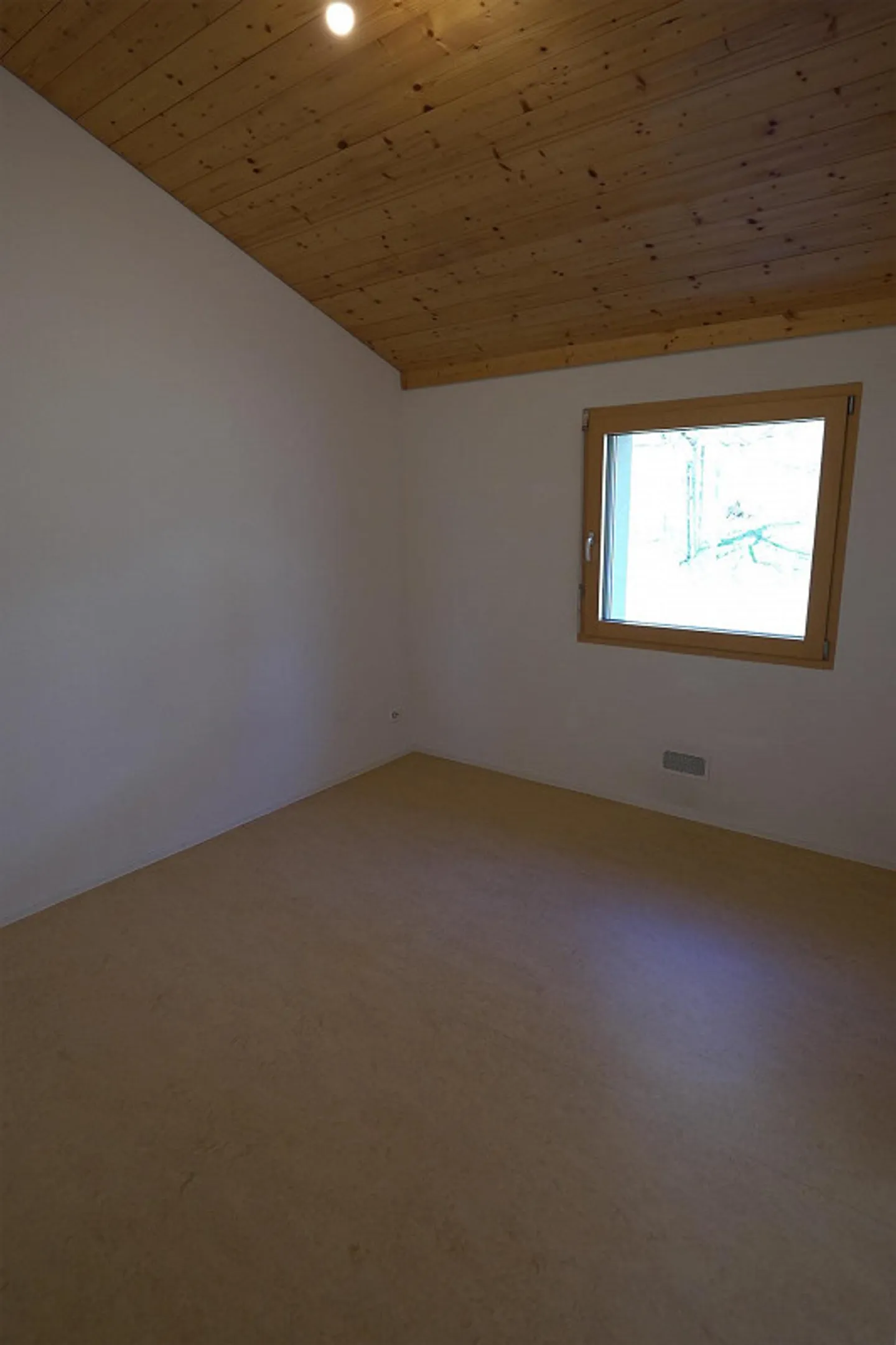 Looking for a new tenant for a sunny Minergie 3.5 room attic apartment - Photo 8 of 15