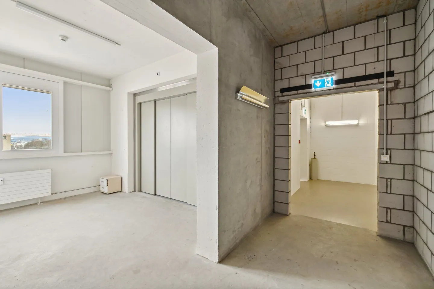 Ausserordentlich helle Fläche für individuellen Ausbau! - Foto 11 von 13