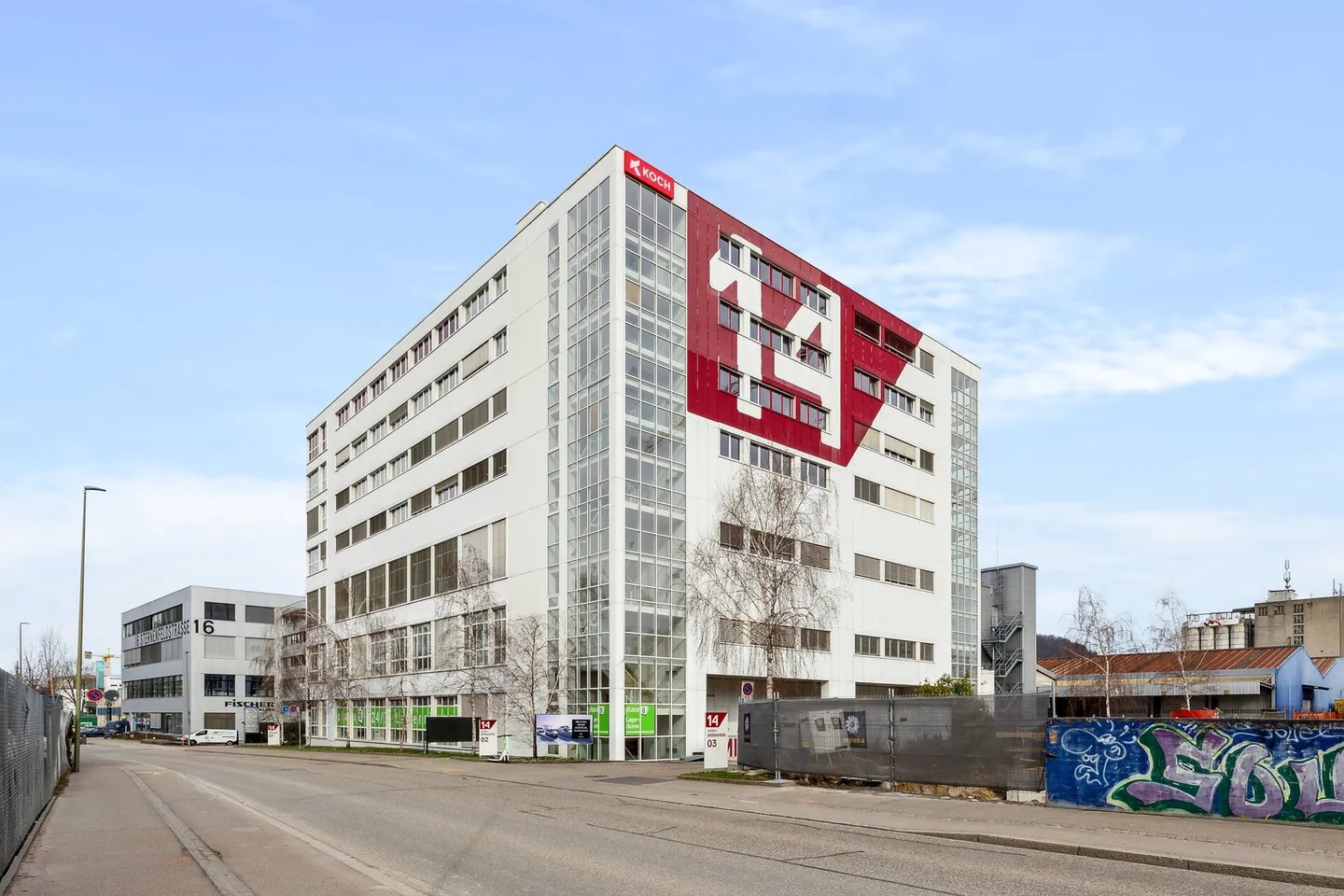 Ausserordentlich helle Fläche für individuellen Ausbau! - Foto 1 von 13