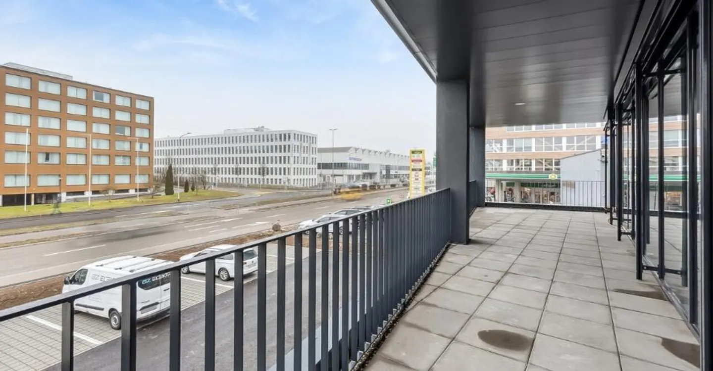 Versatile Office Space with Terrace - Photo 3 of 10