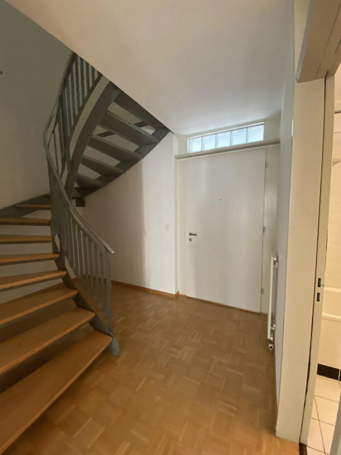 Spacious 3.5 room apartment with balcony and terrace - Photo 5 of 9