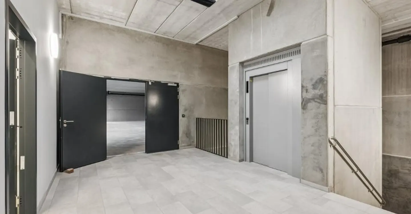 Versatile Office Space with Terrace - Photo 5 of 10