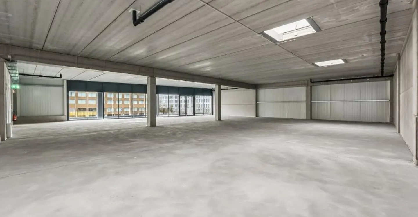 Versatile Office Space with Terrace - Photo 4 of 10