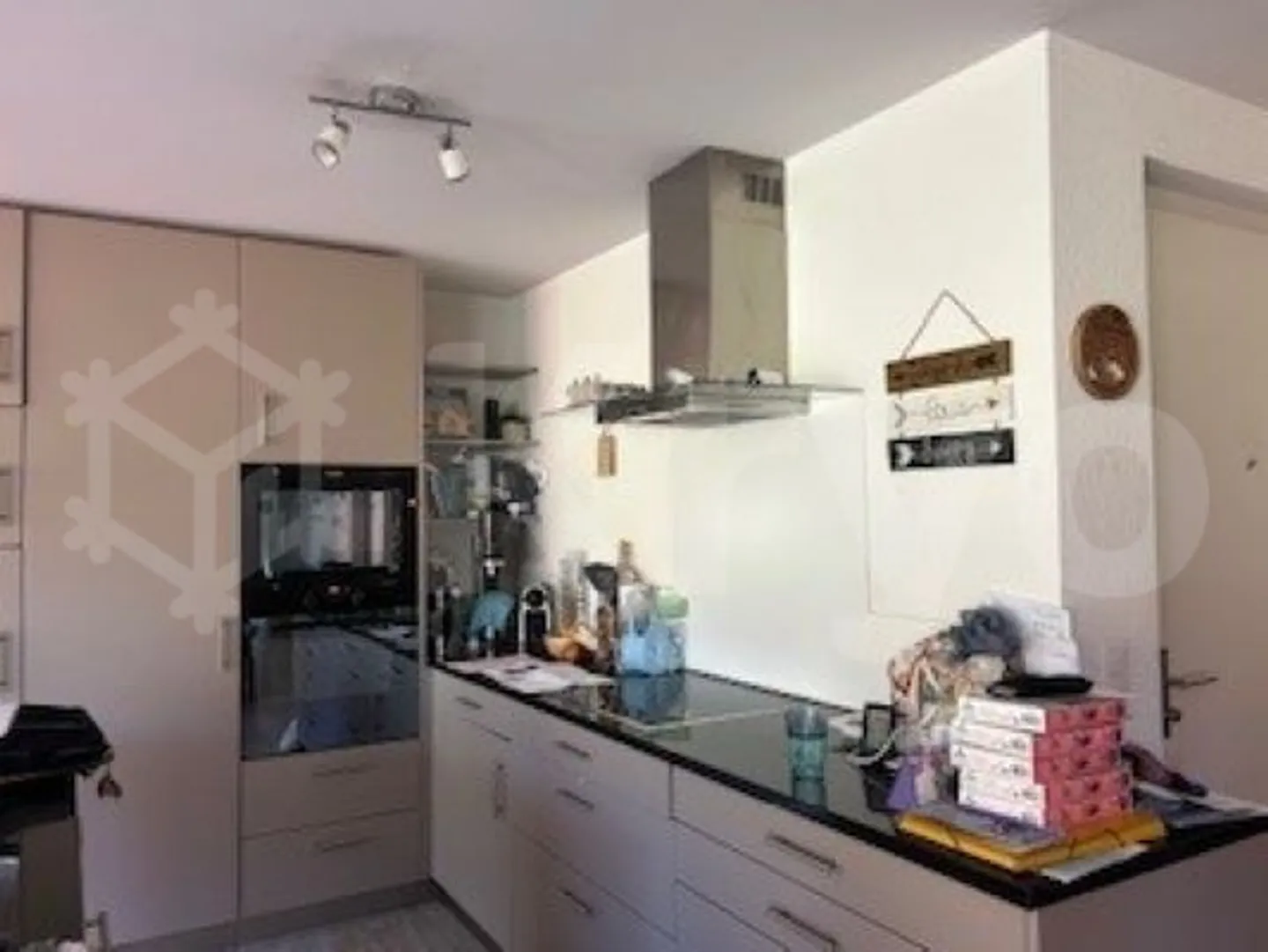 Appartement spacieux au rez-de-chaussée - Photo 1 sur 4