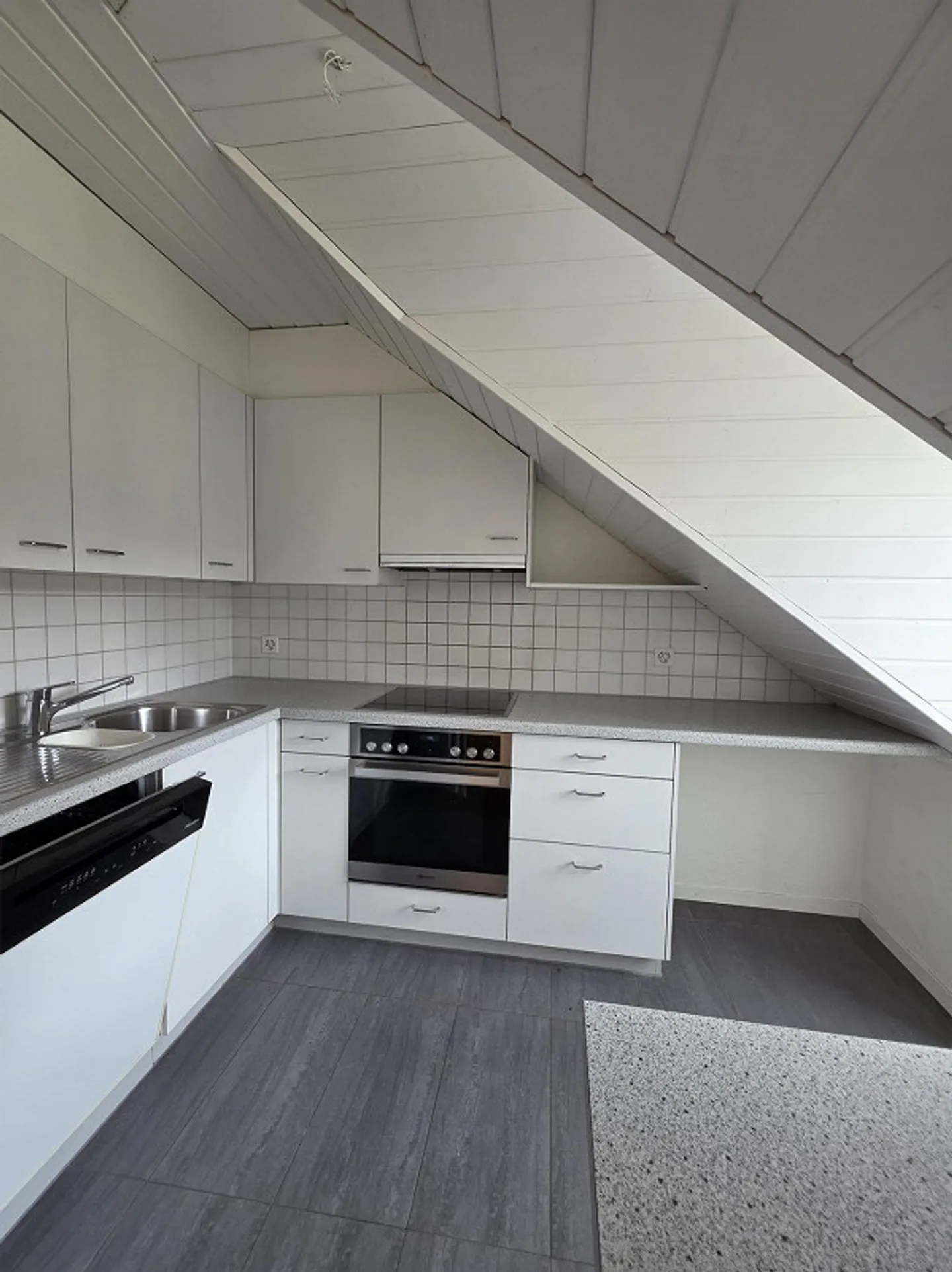 Bellissimo attico di 3,5 locali con terrazza + ascensore - Foto 4 di 16