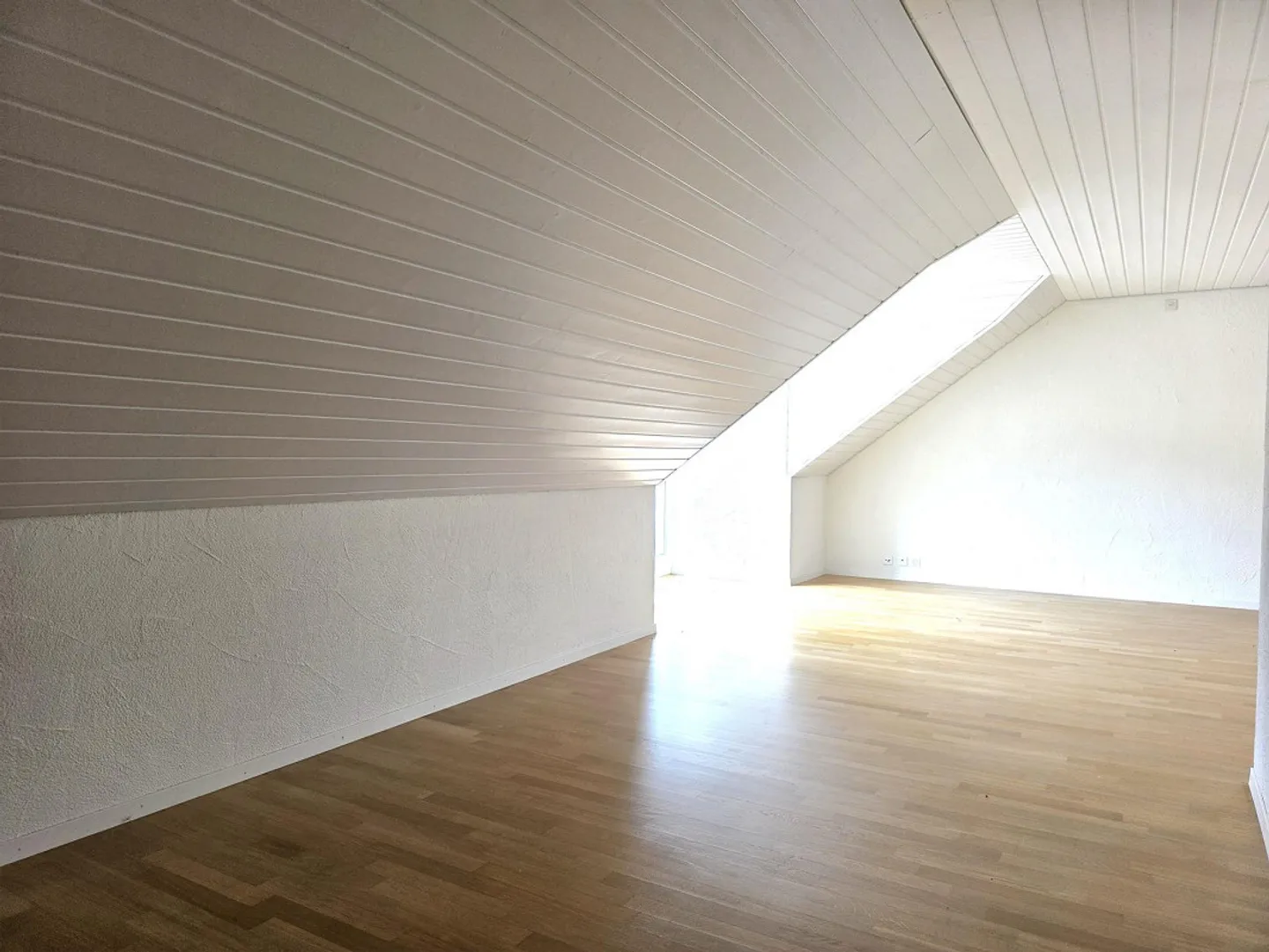 Bellissimo attico di 3,5 locali con terrazza + ascensore - Foto 9 di 16