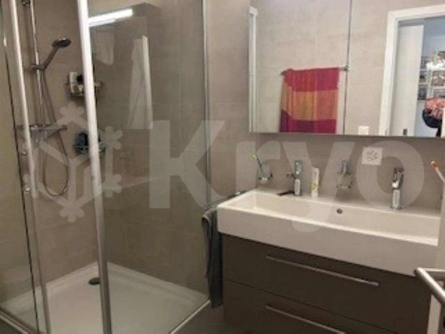 Appartement spacieux au rez-de-chaussée - Photo 2 sur 4