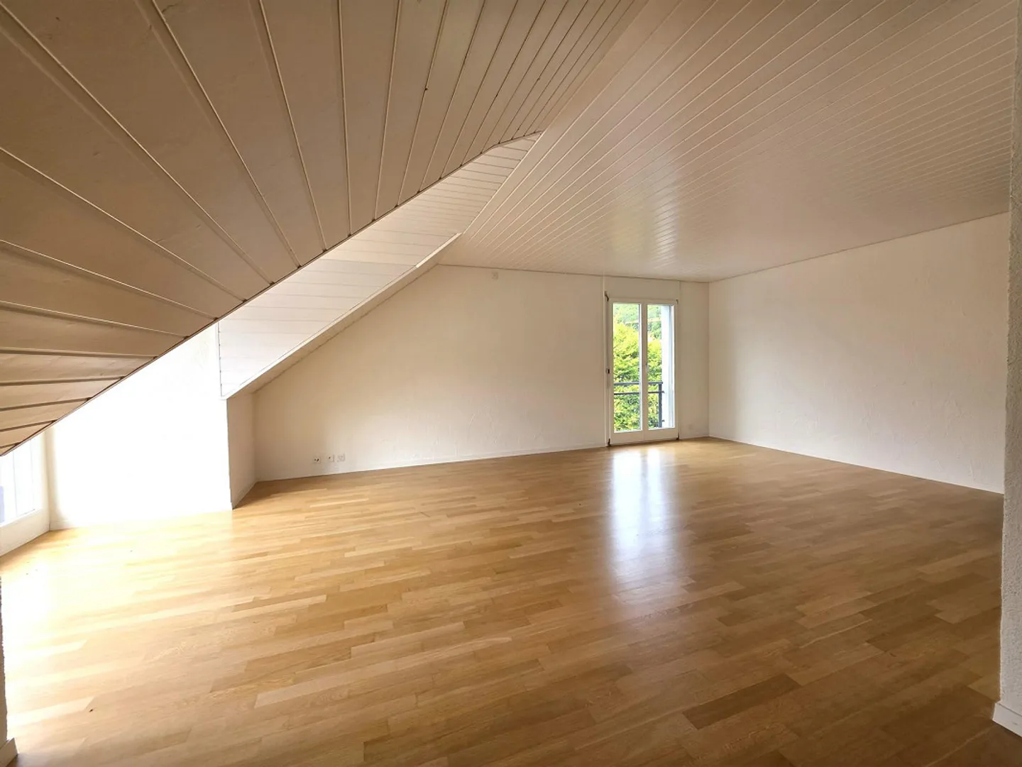 Bellissimo attico di 3,5 locali con terrazza + ascensore - Foto 10 di 16