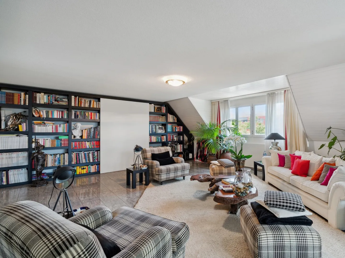 Appartement duplex de luxe et exclusif de 6,5 pièces à Volketswil - Photo 1 sur 13