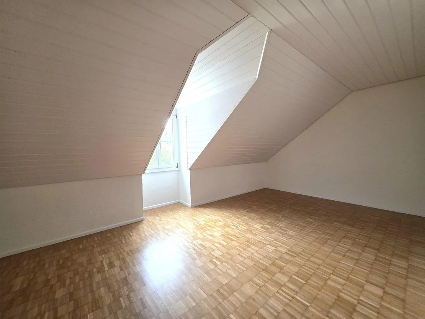 Bellissimo attico di 3,5 locali con terrazza + ascensore - Foto 13 di 16