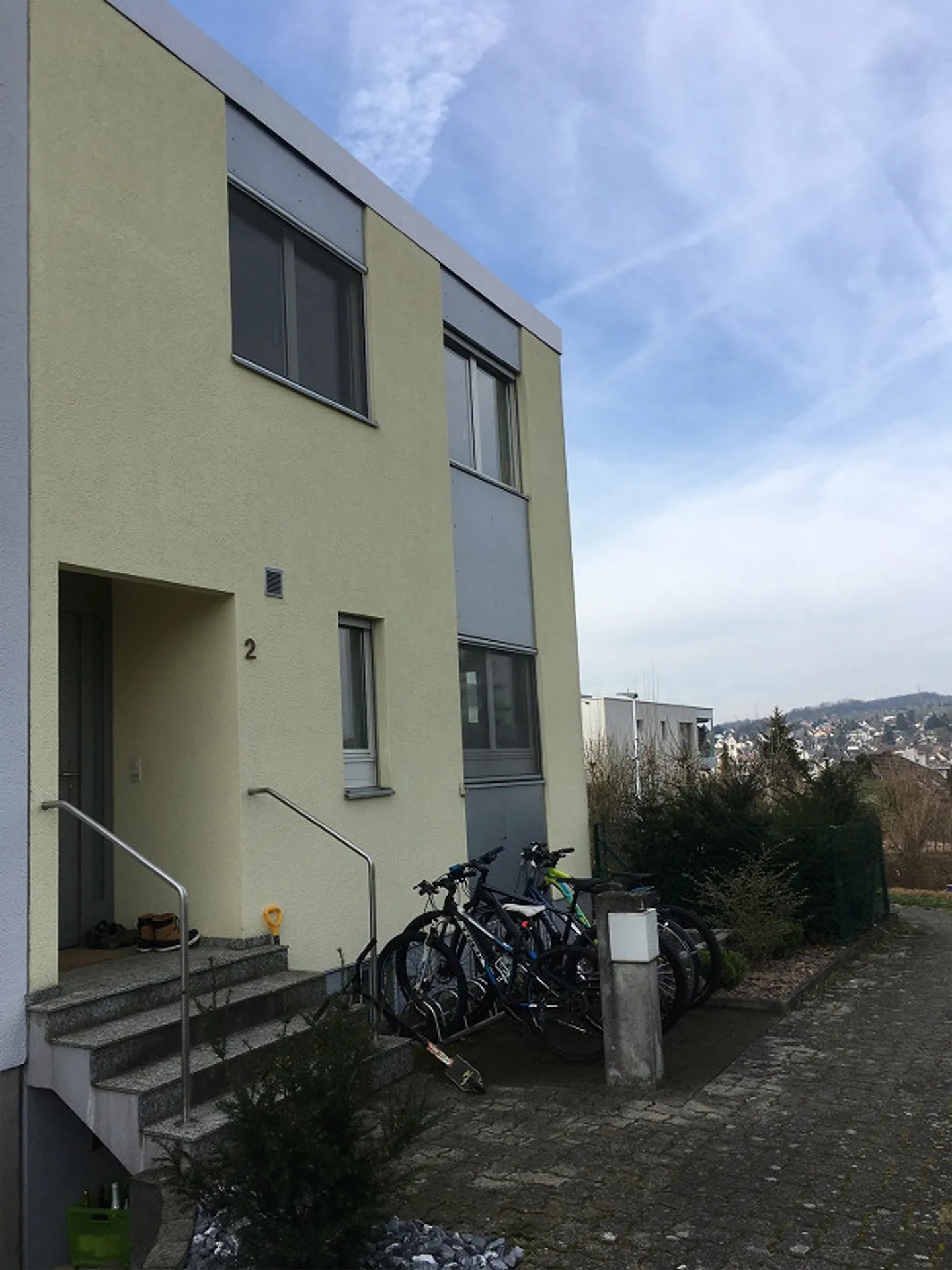 Living in a prime location in Oberwil - Photo 4 of 8