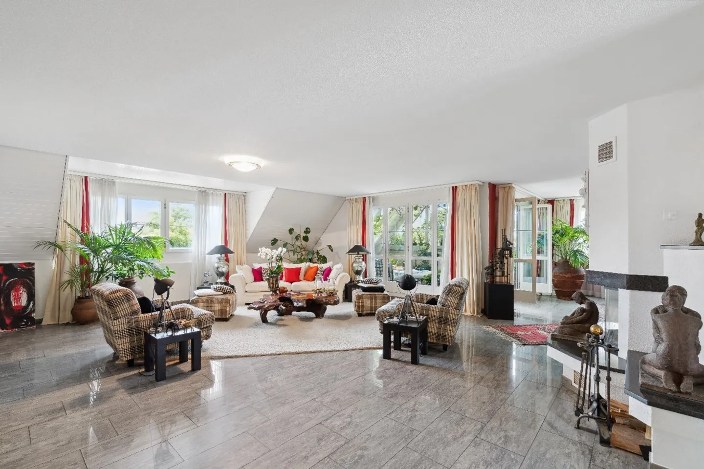 Appartement duplex de luxe et exclusif de 6,5 pièces à Volketswil - Photo 2 sur 13