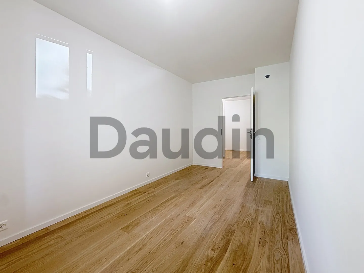 Fully renovated 3-room apartment in the heart of Saint-Jean - Photo 4 of 8