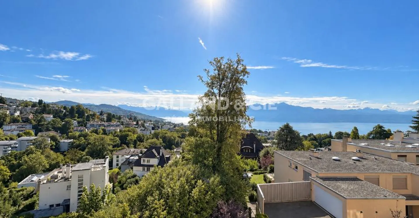 Spacious 3.5 rooms with view - ~ 130 m² - Photo 3 of 8