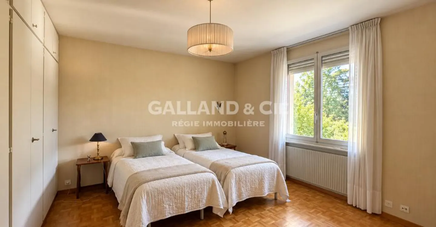 Spacious 3.5 rooms with view - ~ 130 m² - Photo 7 of 8
