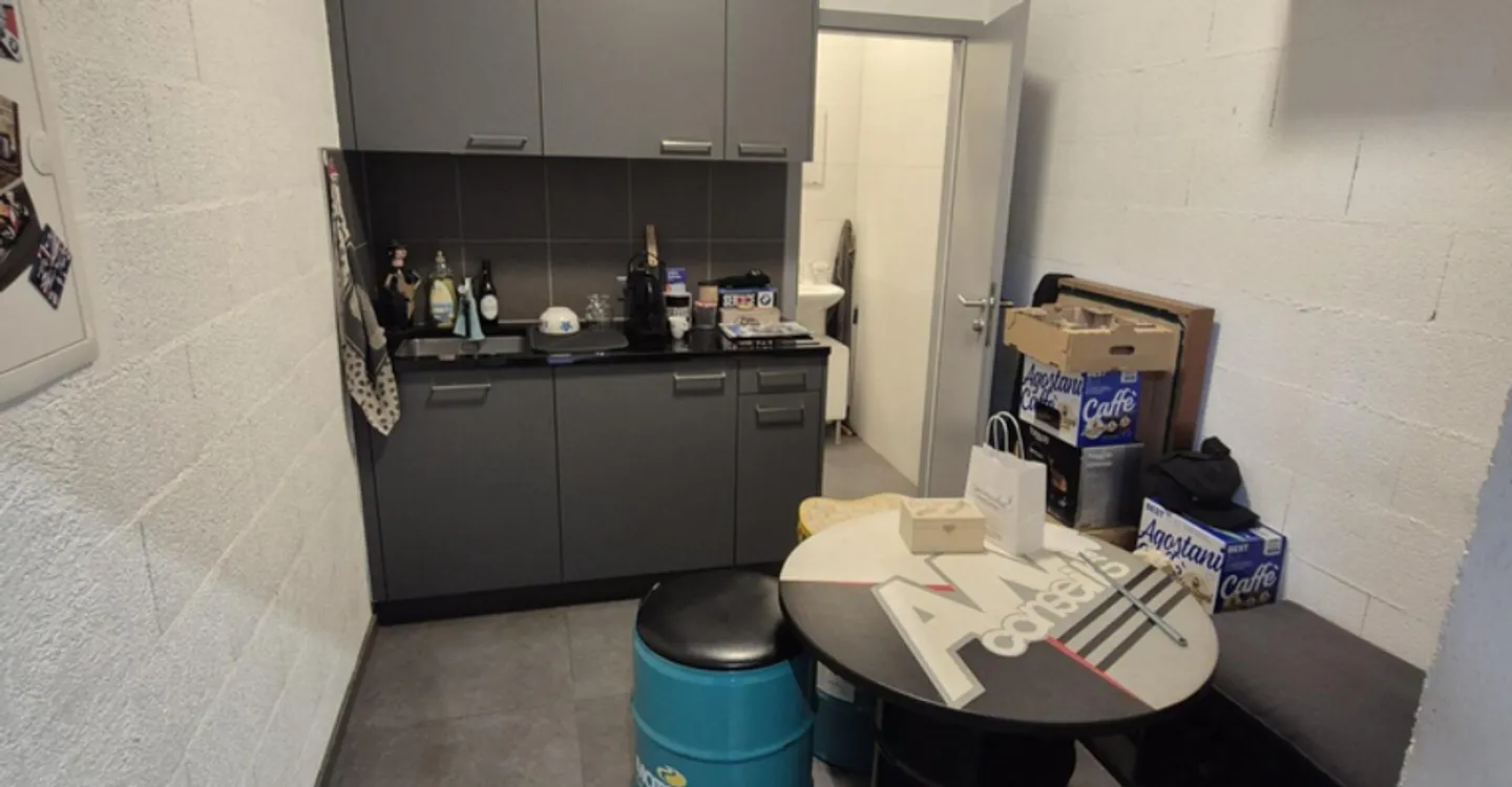 Deposit C for crafts or various activities - Photo 2 of 4