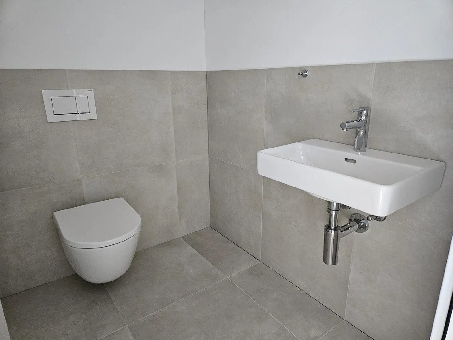 Erstvermietung: 3.5 Zimmer Neubau, 75 m² Sitzplatz, Balkon, Weitsicht - Photo 13 of 18