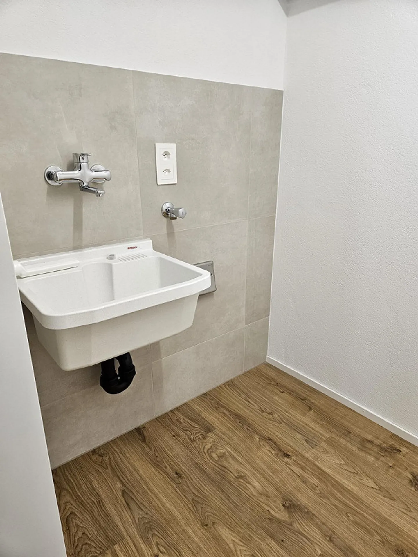 Erstvermietung: 3.5 Zimmer Neubau, 75 m² Sitzplatz, Balkon, Weitsicht - Photo 16 of 18