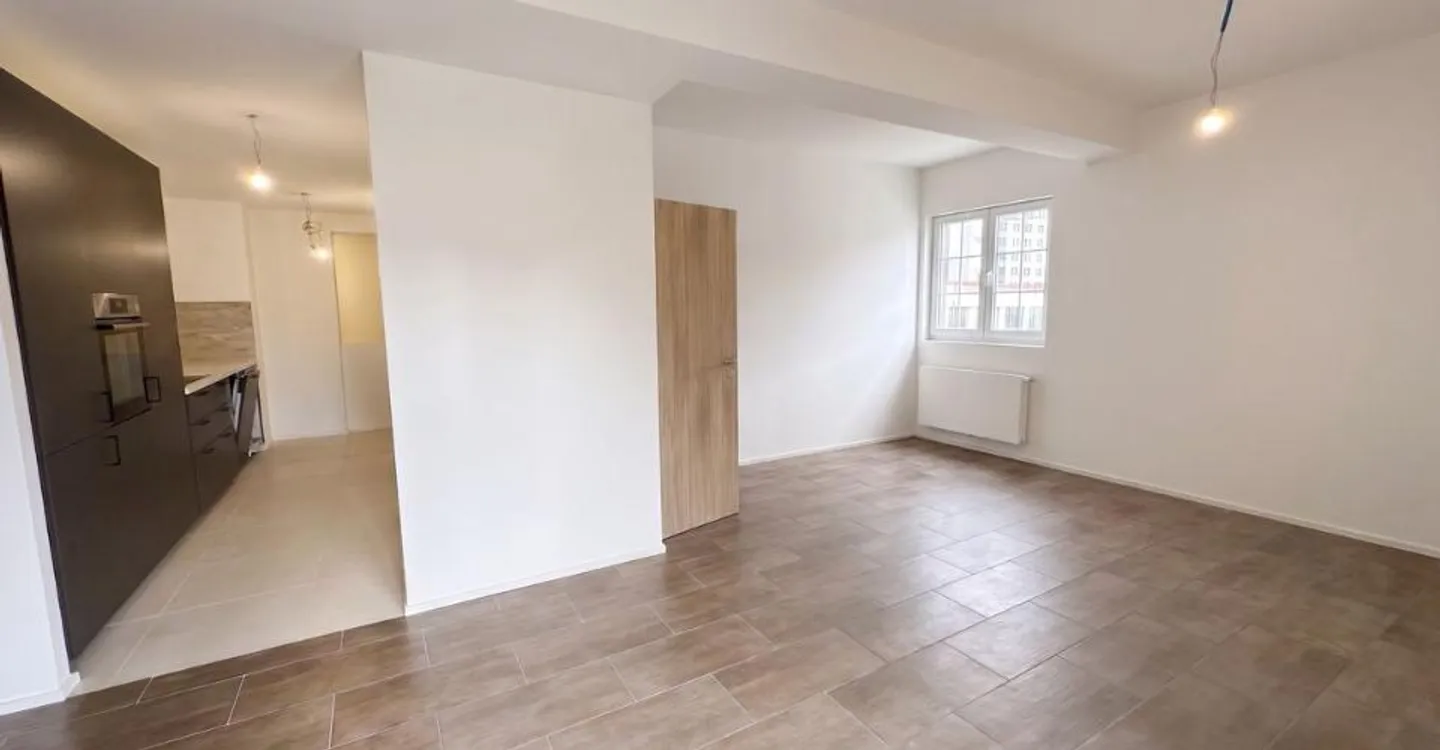 Duplex completamente ristrutturato in vendita a Gimel - Foto 2 di 10