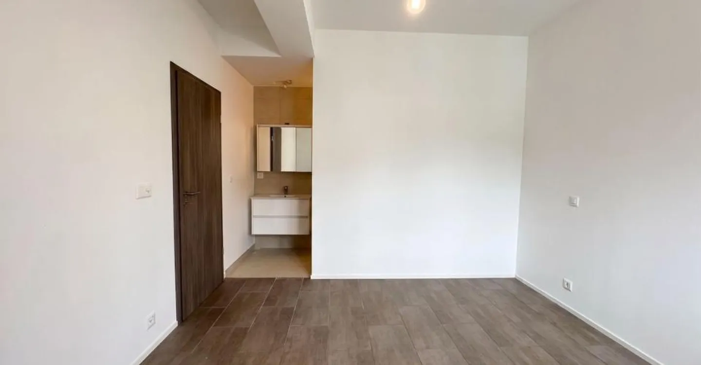 Duplex completamente ristrutturato in vendita a Gimel - Foto 3 di 10