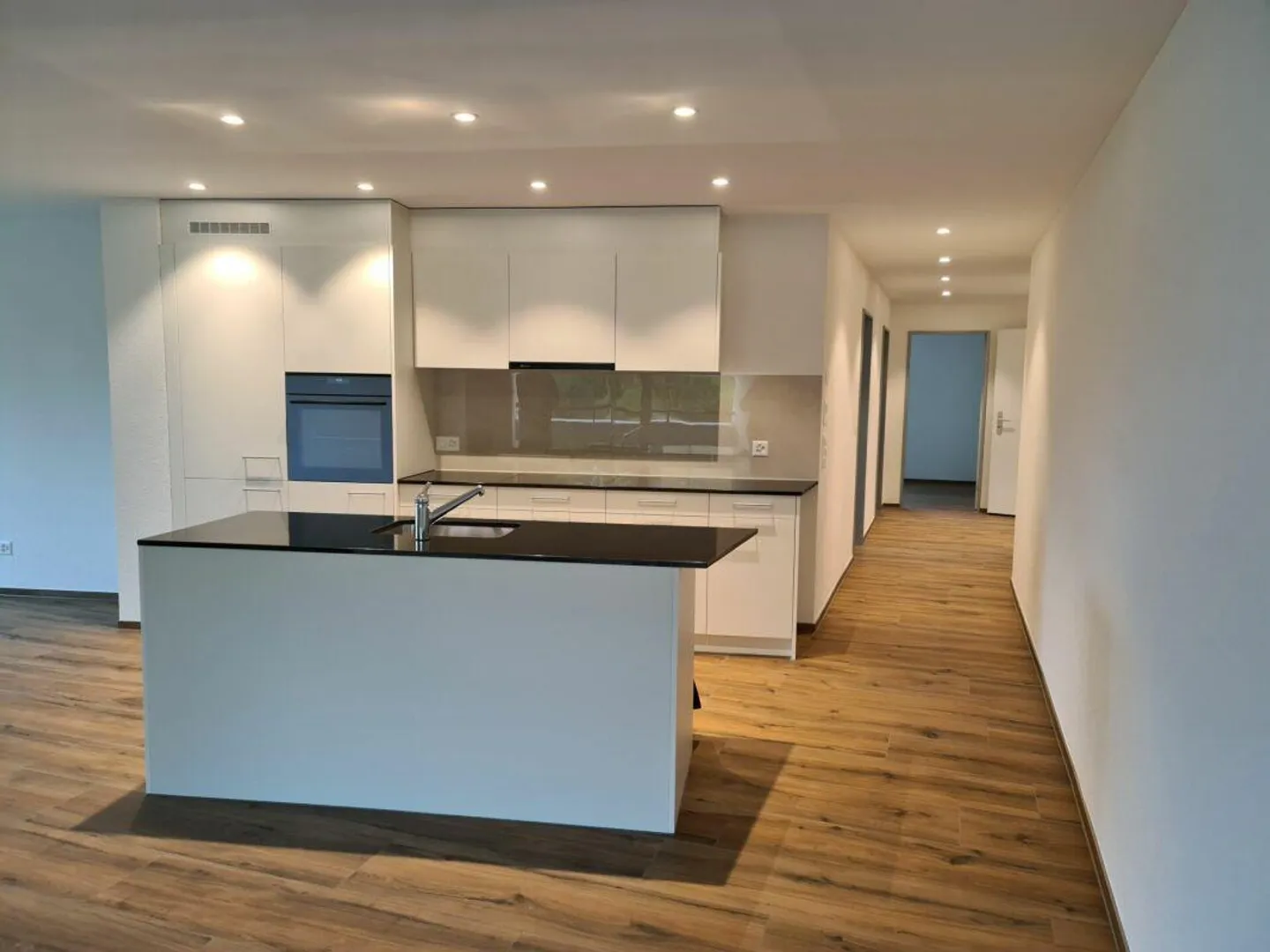 Bellissimo appartamento di 4,5 stanze con layout moderno - Foto 1 di 8
