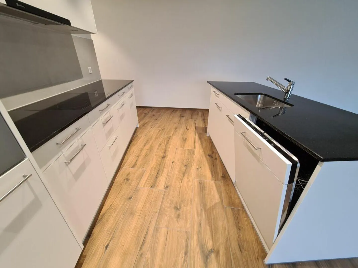 Bellissimo appartamento di 4,5 stanze con layout moderno - Foto 3 di 8