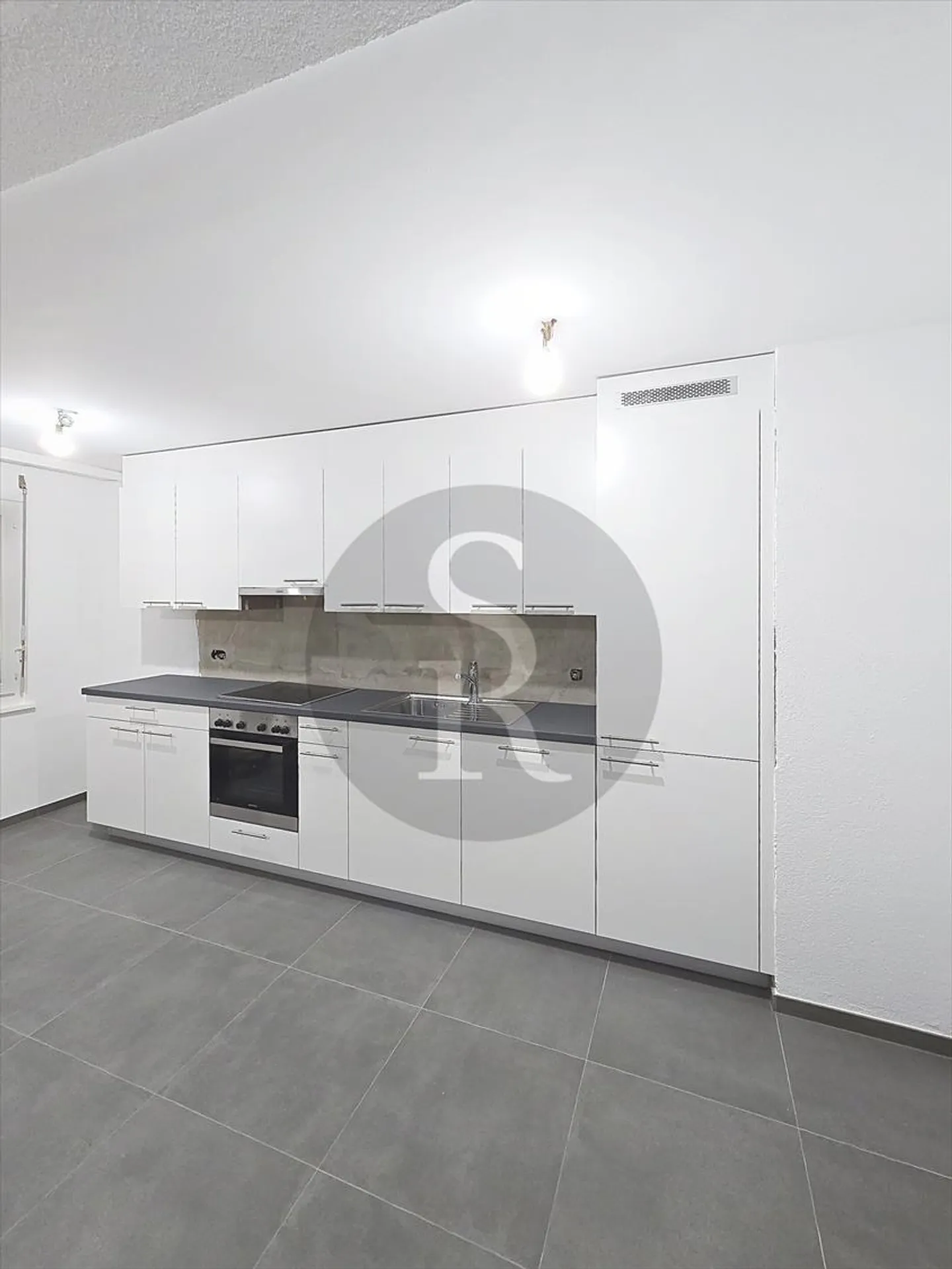 4.5 Room Apartment - Photo 2 of 4