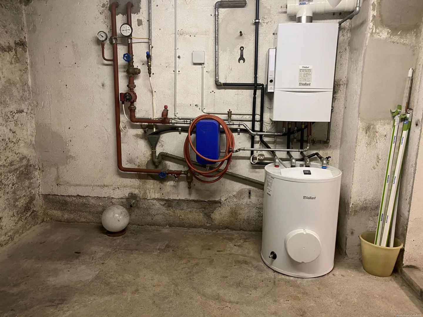 Row house for sale - Photo 9 of 13