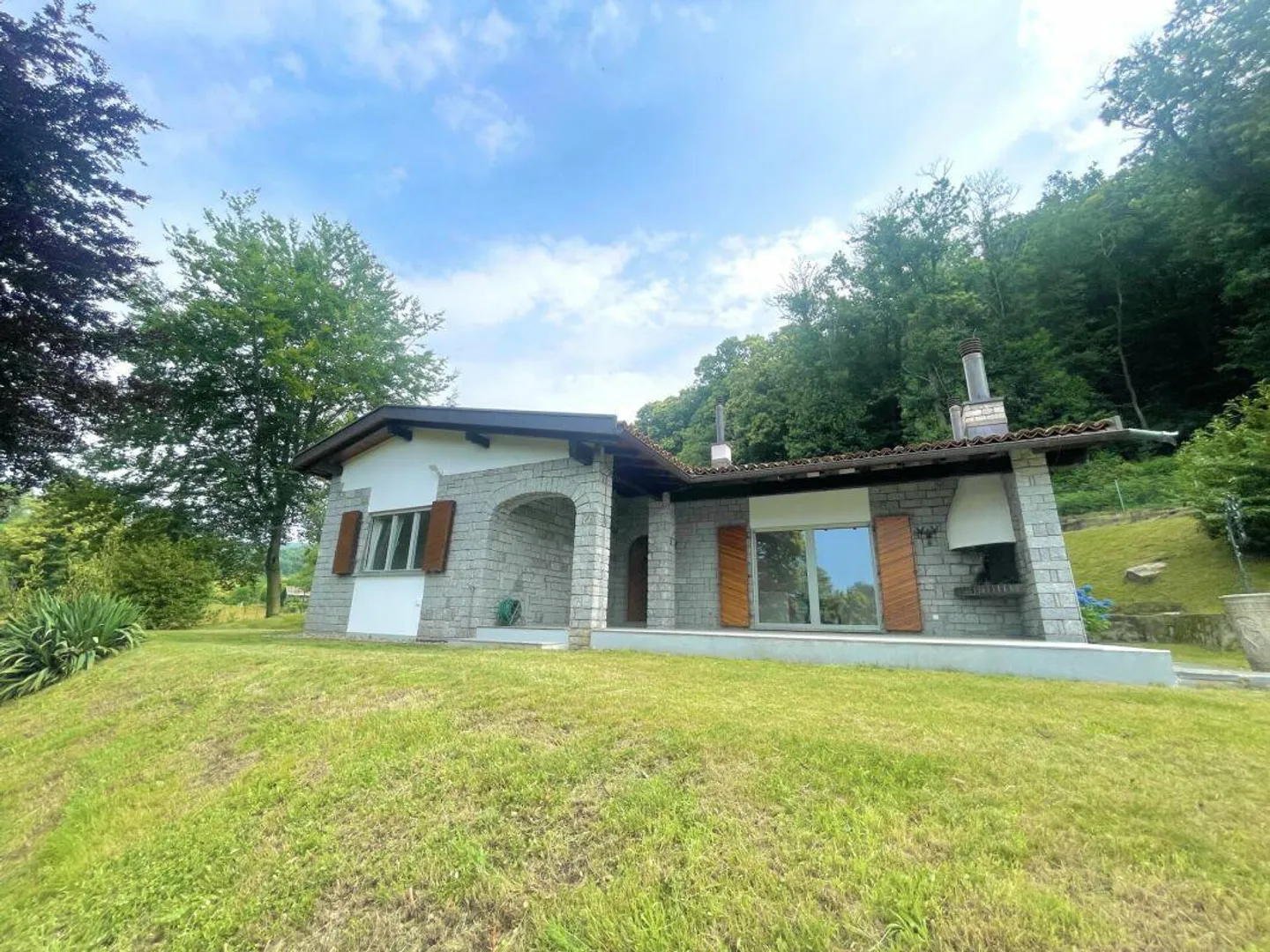 Capriasca, Lopagno: Casa nel verde con prato e bosco - Foto 6 di 14